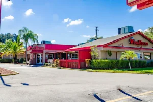 WingHouse Bar & Grill