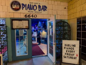 88 Live Piano Bar (Private Karaoke Rooms)
